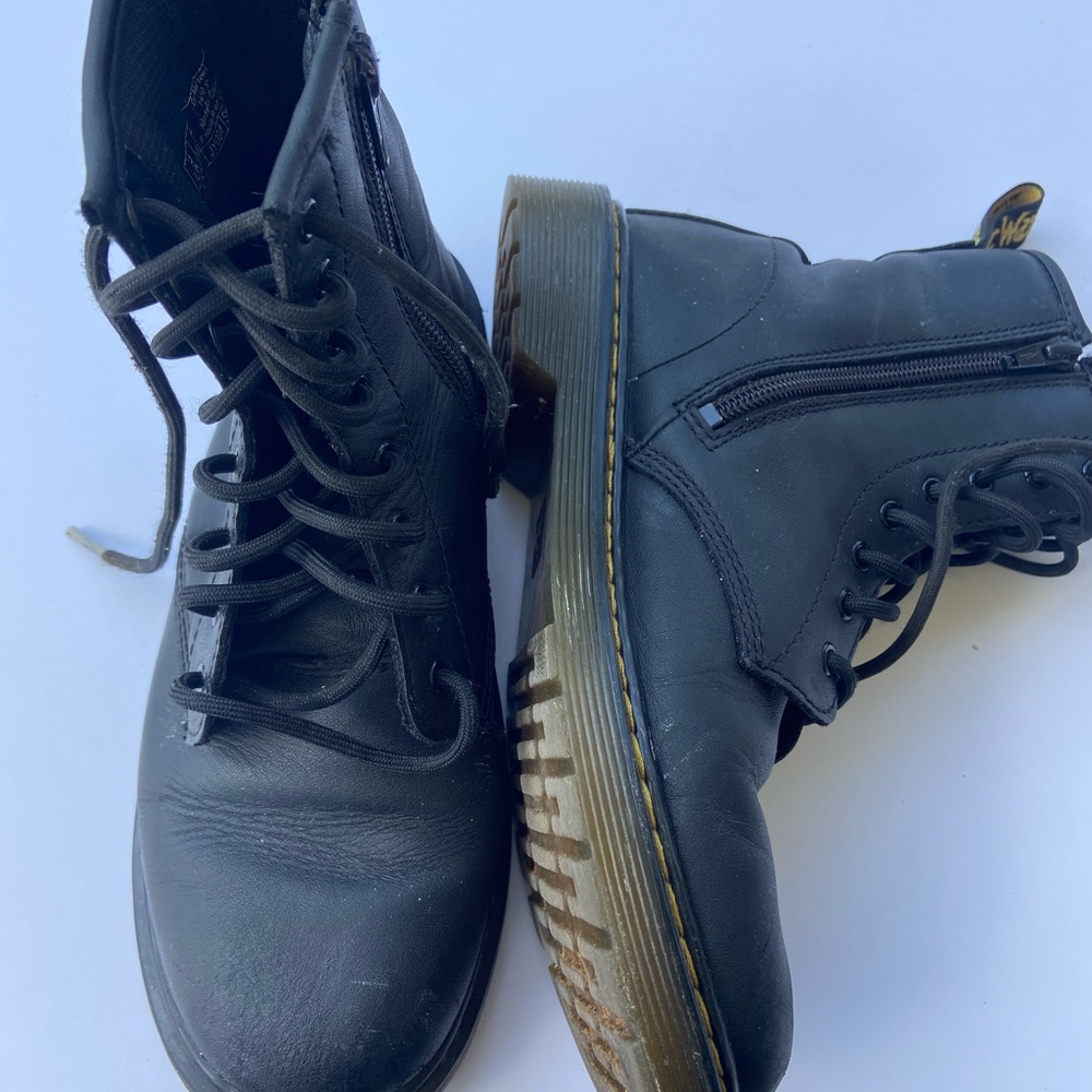 Women’s doc Martin boots size 5